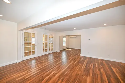 16 Hale Avenue Hooksett NH 03106