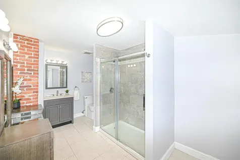 16 Hale Avenue Hooksett NH 03106