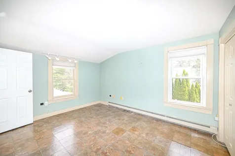 16 Hale Avenue Hooksett NH 03106
