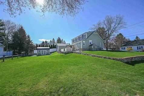 16 Hale Avenue Hooksett NH 03106