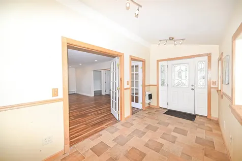 16 Hale Avenue Hooksett NH 03106