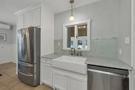 951 Chestnut Street Manchester NH 03104