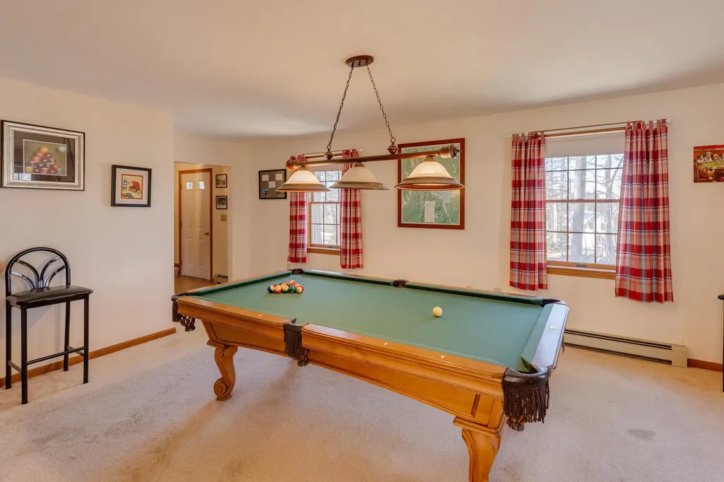 286 Dockham Shore Road Gilford NH 03249
