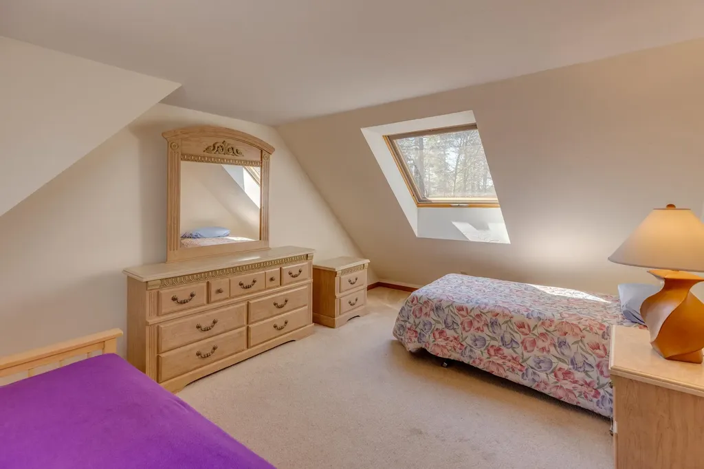 286 Dockham Shore Road Gilford NH 03249