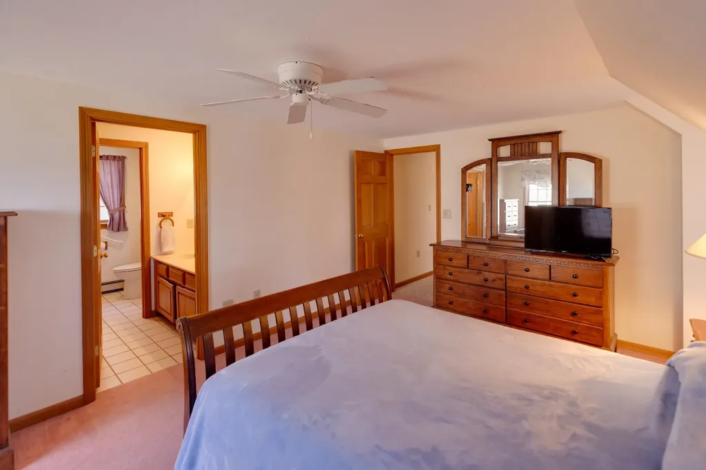 286 Dockham Shore Road Gilford NH 03249