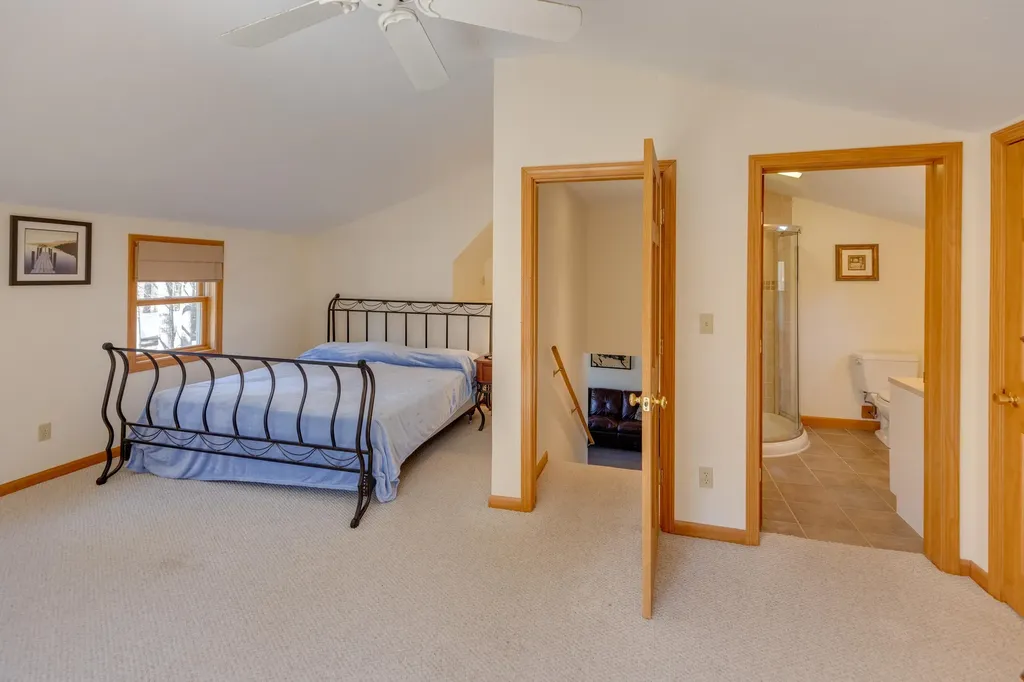 286 Dockham Shore Road Gilford NH 03249
