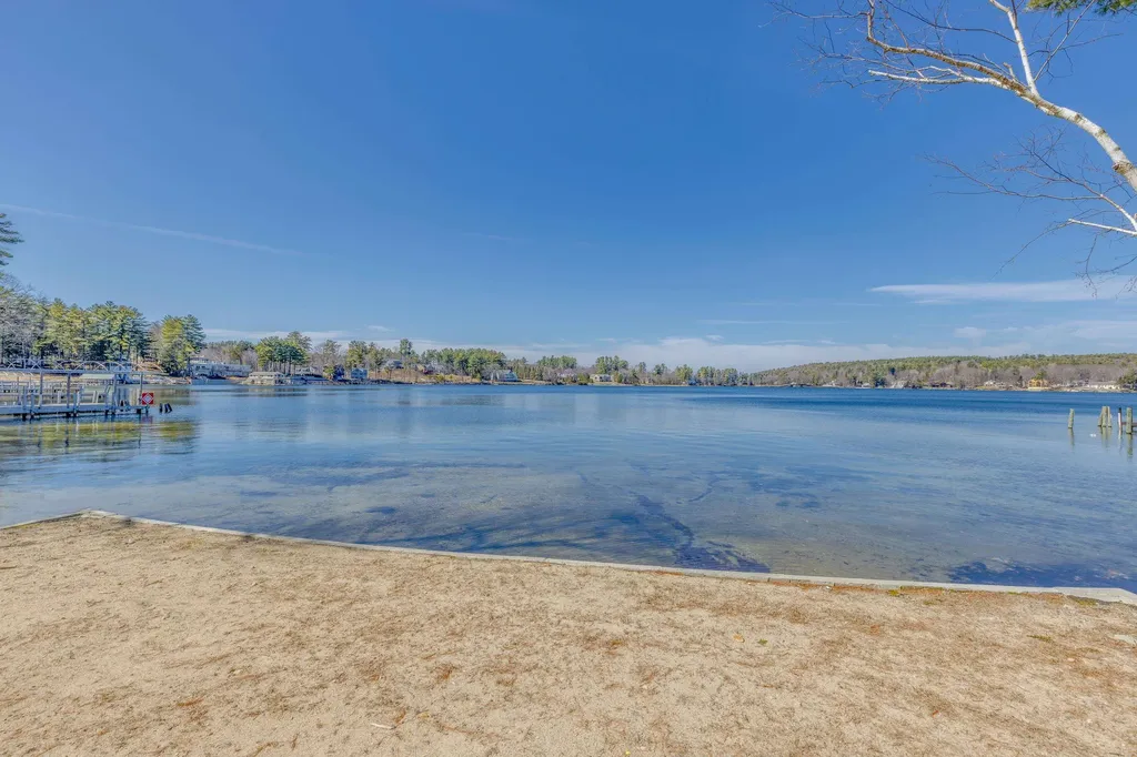 286 Dockham Shore Road Gilford NH 03249