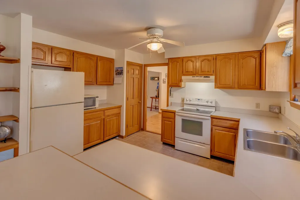 286 Dockham Shore Road Gilford NH 03249