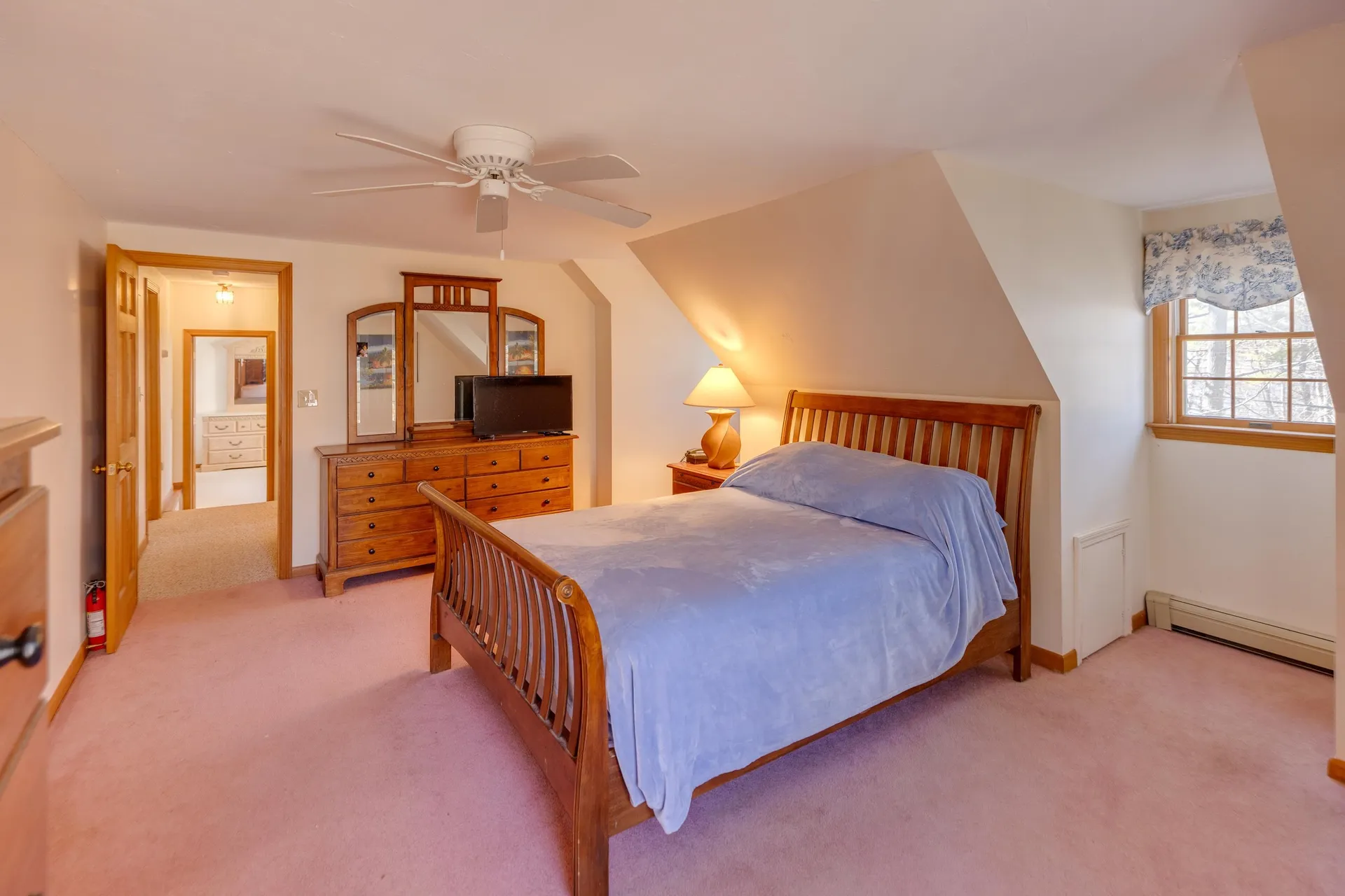 286 Dockham Shore Road Gilford NH 03249