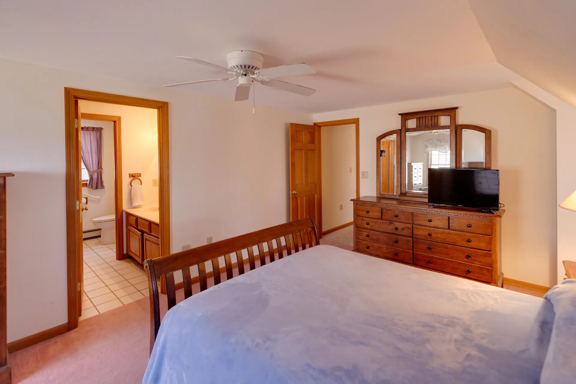 286 Dockham Shore Road Gilford NH 03249