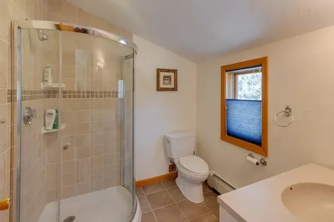 286 Dockham Shore Road Gilford NH 03249