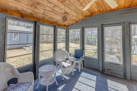 286 Dockham Shore Road Gilford NH 03249
