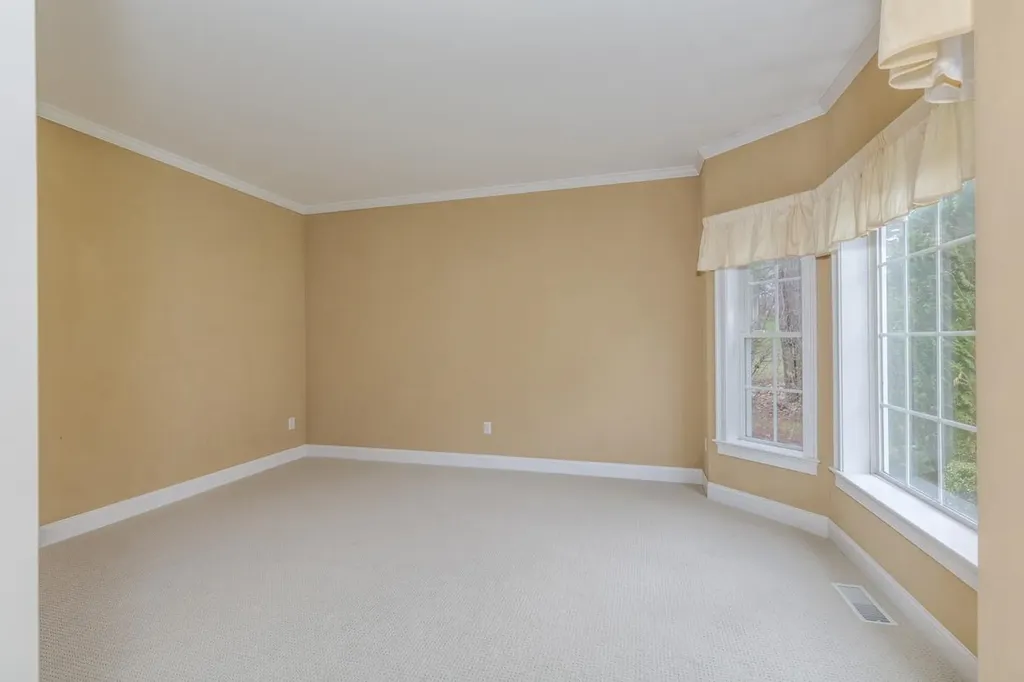 17 Nottingham Road Windham NH 03087