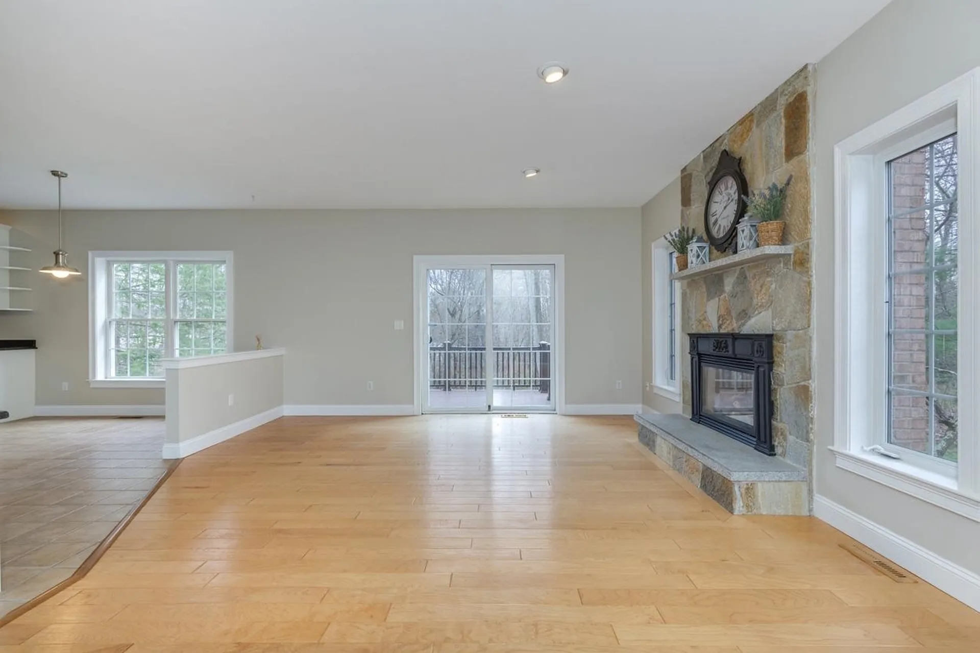 17 Nottingham Road Windham NH 03087