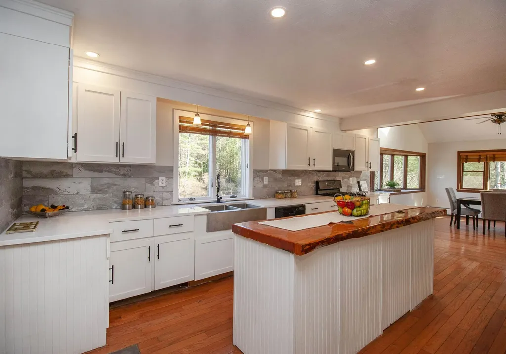 97 Mount Delight Road Deerfield NH 03037