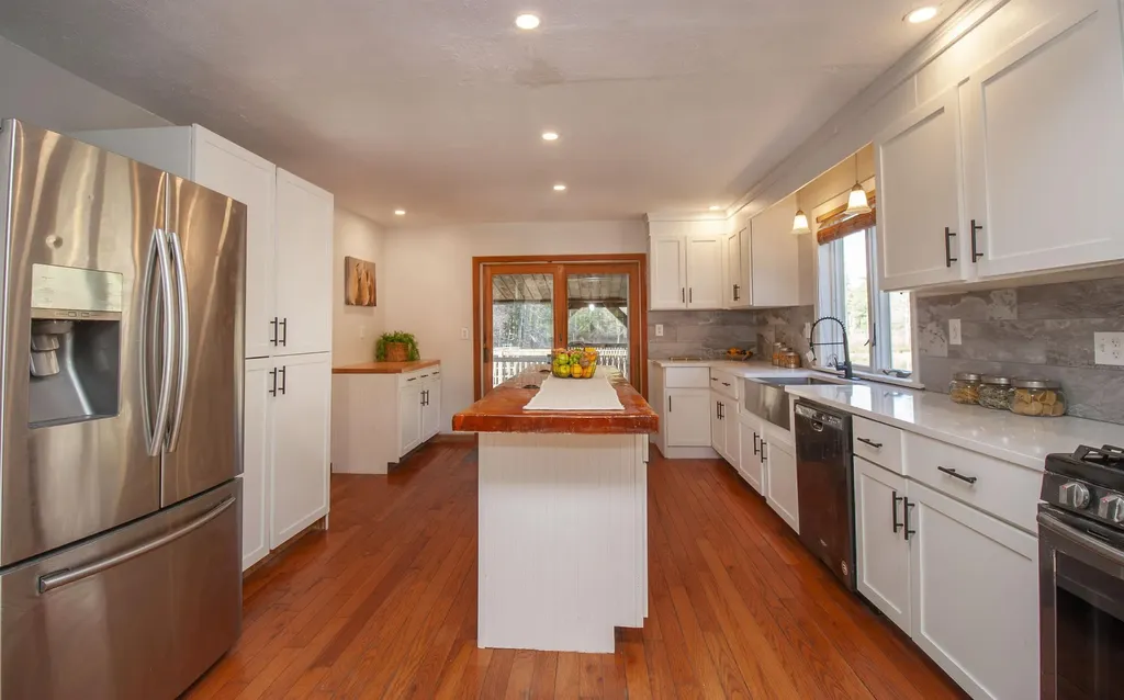 97 Mount Delight Road Deerfield NH 03037