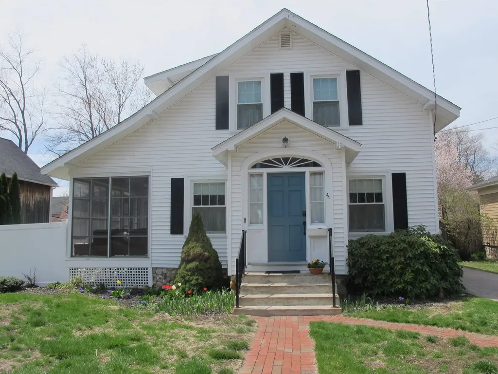 44 N Adams Street Manchester NH 03104