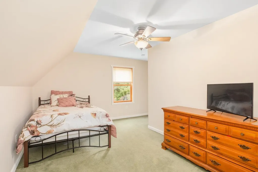 276 Old County Road Deering NH 03244