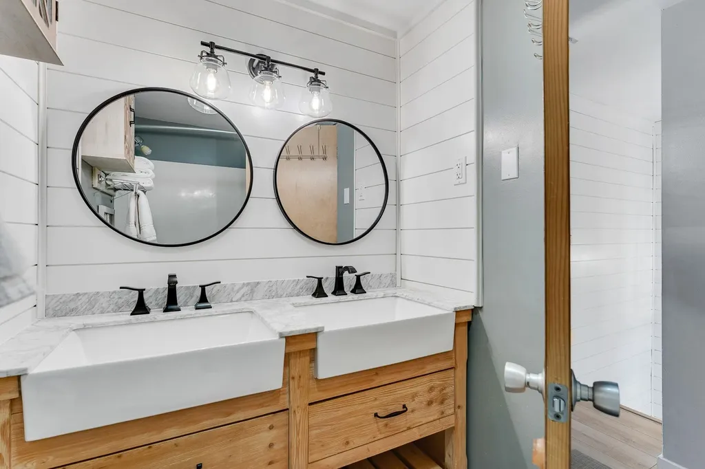 105 Morse Drive Cambridge VT 05464