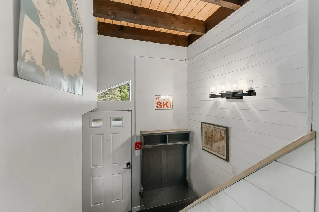 105 Morse Drive Cambridge VT 05464