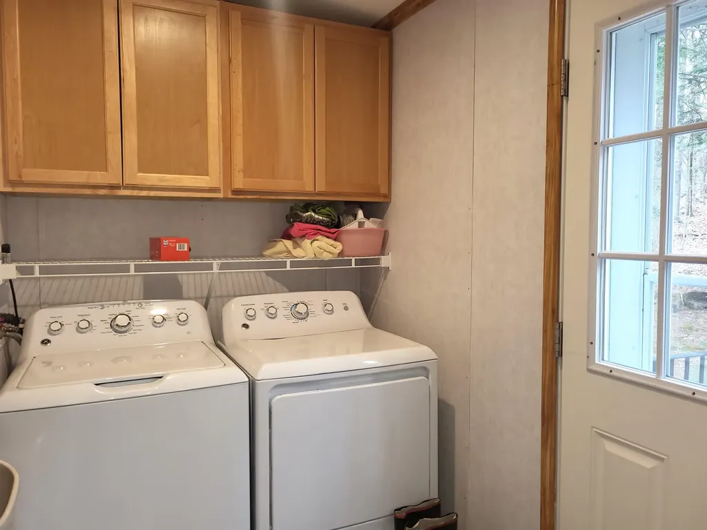 14 Peasley Road Henniker NH 03242