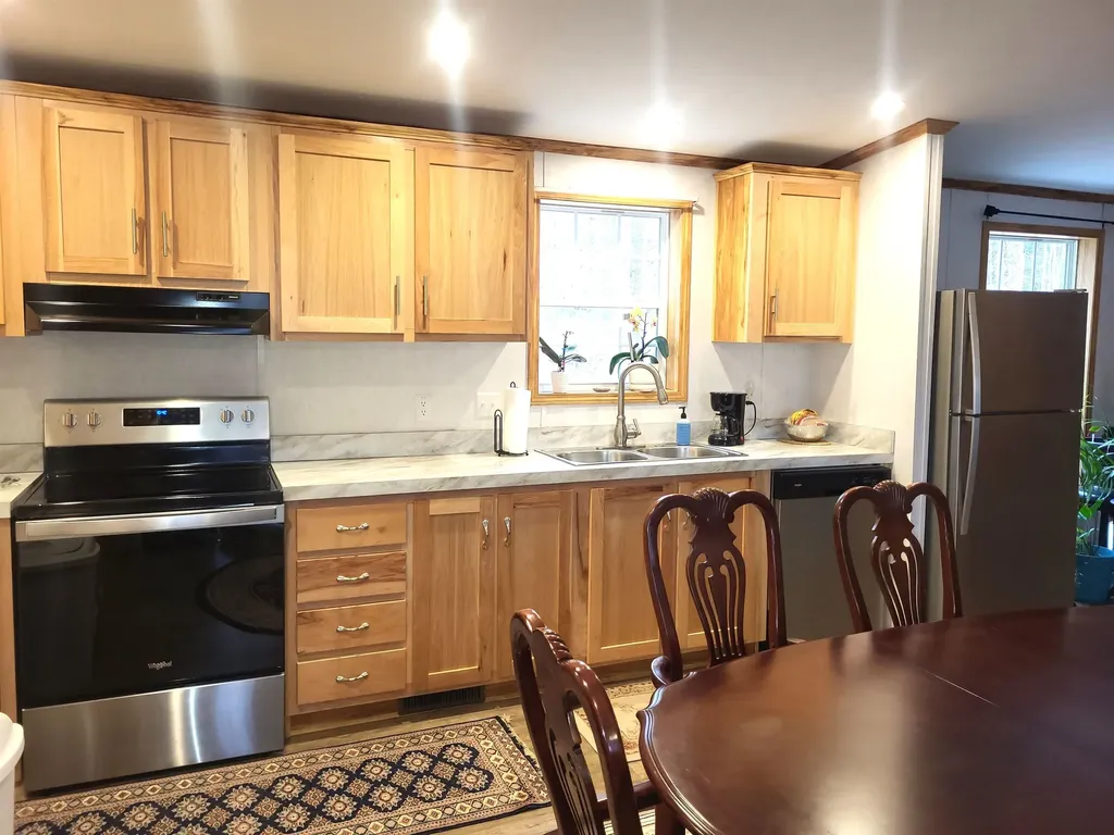 14 Peasley Road Henniker NH 03242
