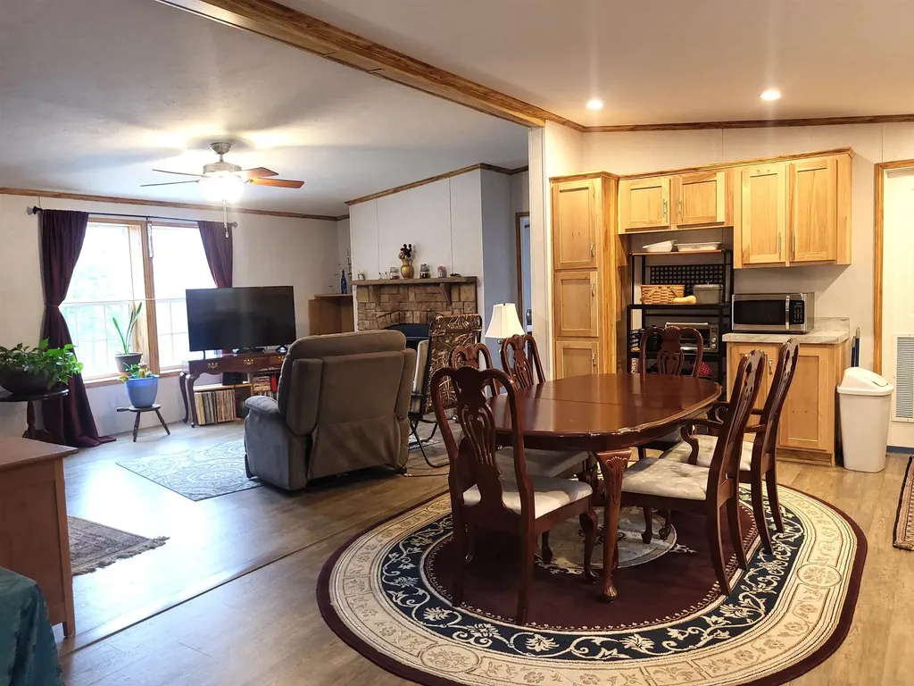 14 Peasley Road Henniker NH 03242