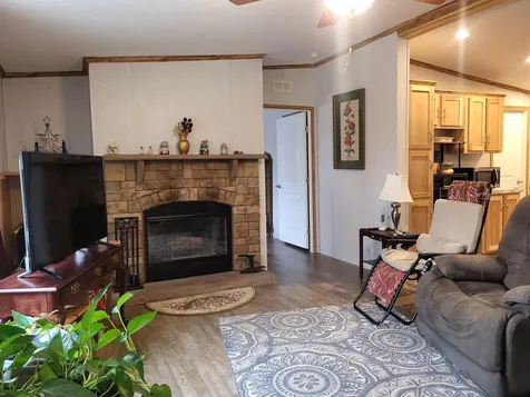 14 Peasley Road Henniker NH 03242