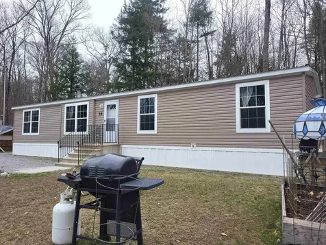 14 Peasley Road Henniker NH 03242