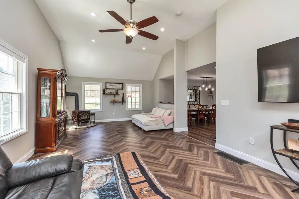 13 Johnson Street Windham NH 03087