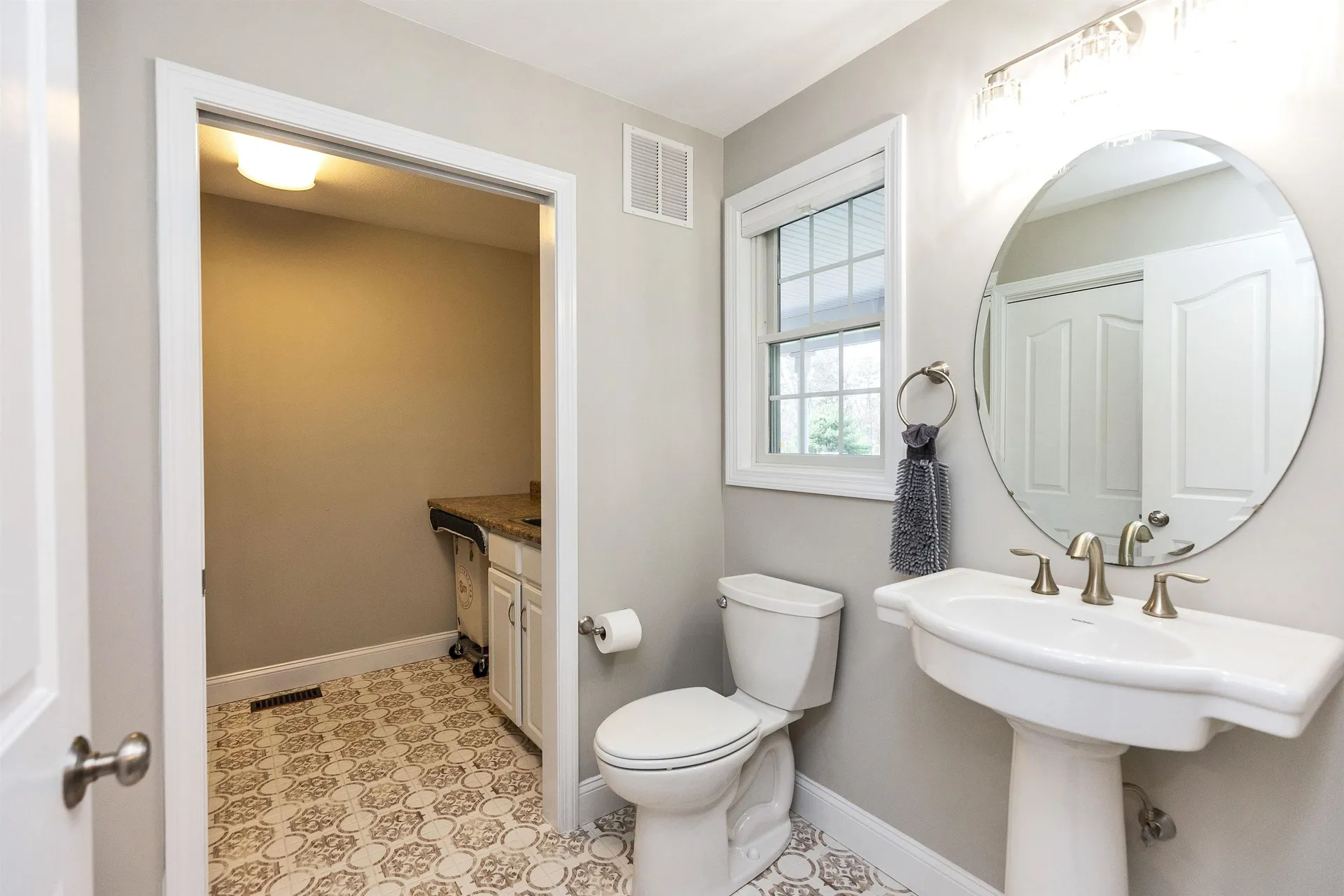 13 Johnson Street Windham NH 03087