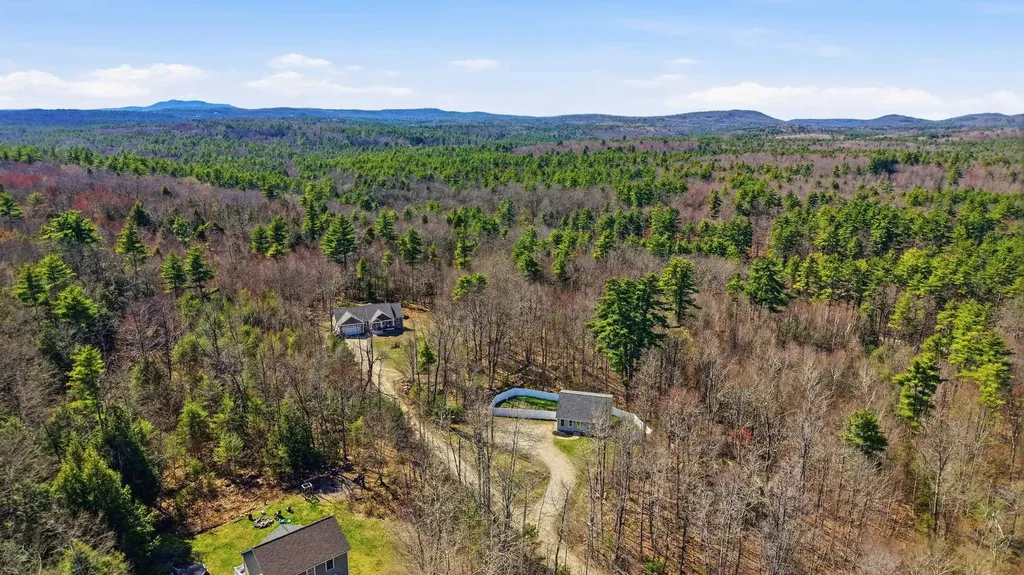 425 Weare Road New Boston NH 03070