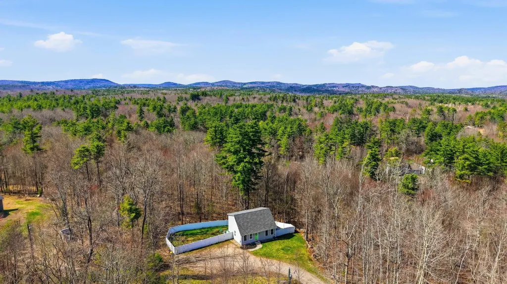 425 Weare Road New Boston NH 03070