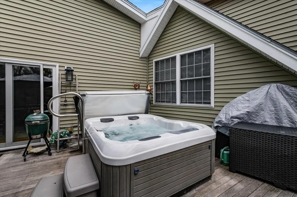 15 Pepperell Road Brookline NH 03033