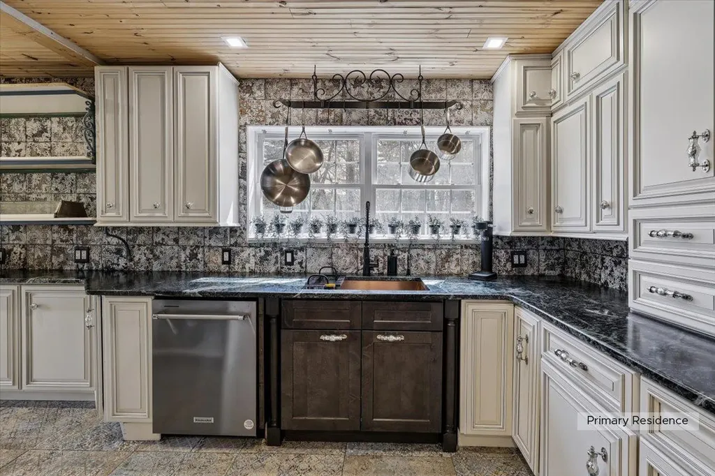 15 Pepperell Road Brookline NH 03033