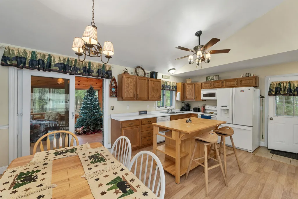 75 Cannes Street Moultonborough NH 03254