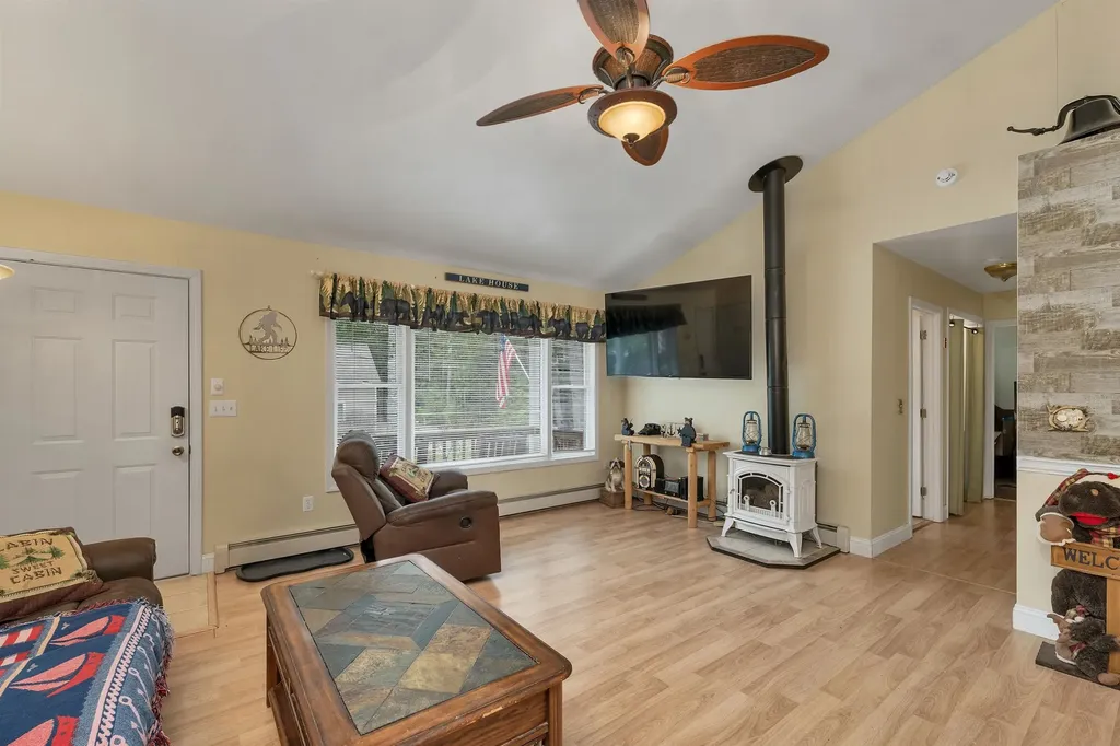 75 Cannes Street Moultonborough NH 03254