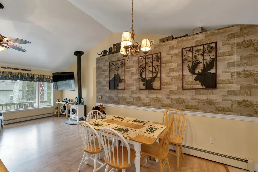 75 Cannes Street Moultonborough NH 03254
