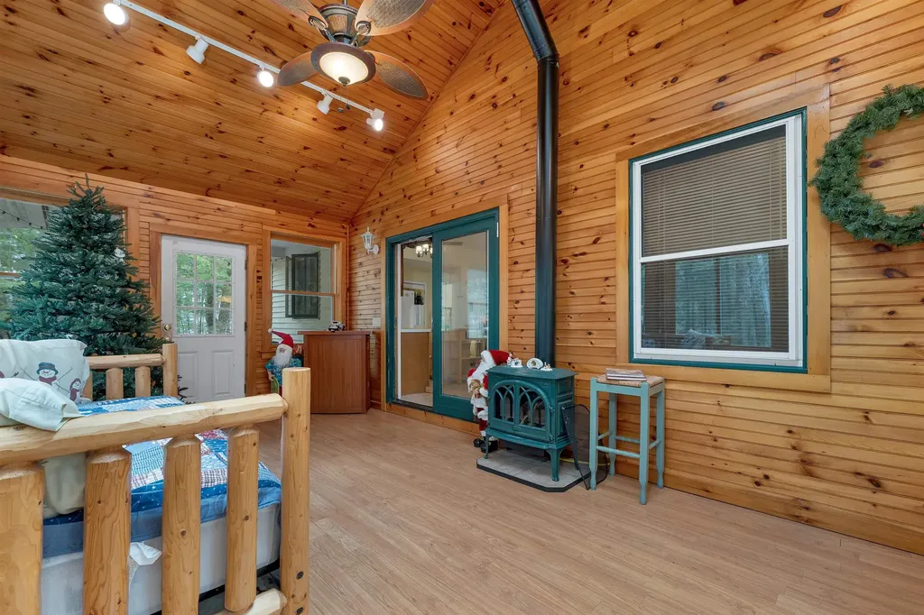 75 Cannes Street Moultonborough NH 03254