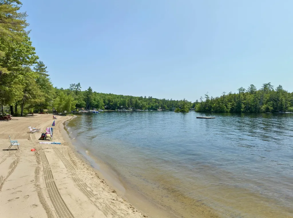 75 Cannes Street Moultonborough NH 03254