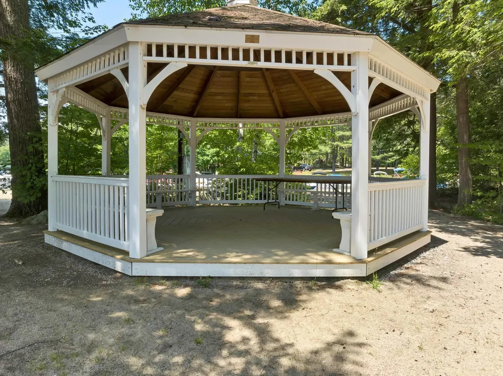75 Cannes Street Moultonborough NH 03254