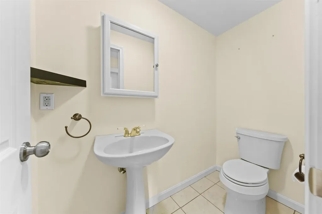 57A Dale Road Hooksett NH 03106