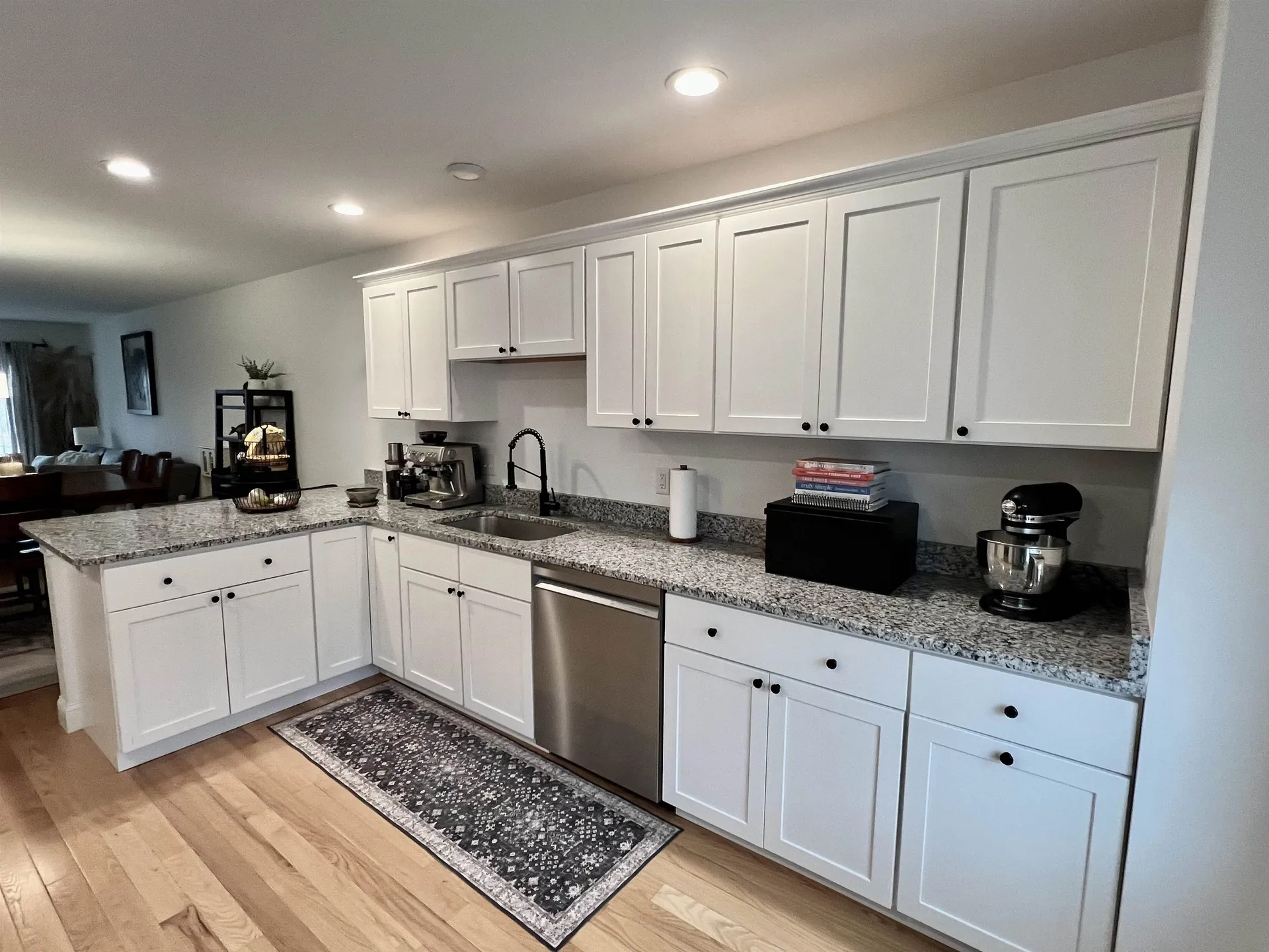 18 Dumaine Avenue Nashua NH 03063