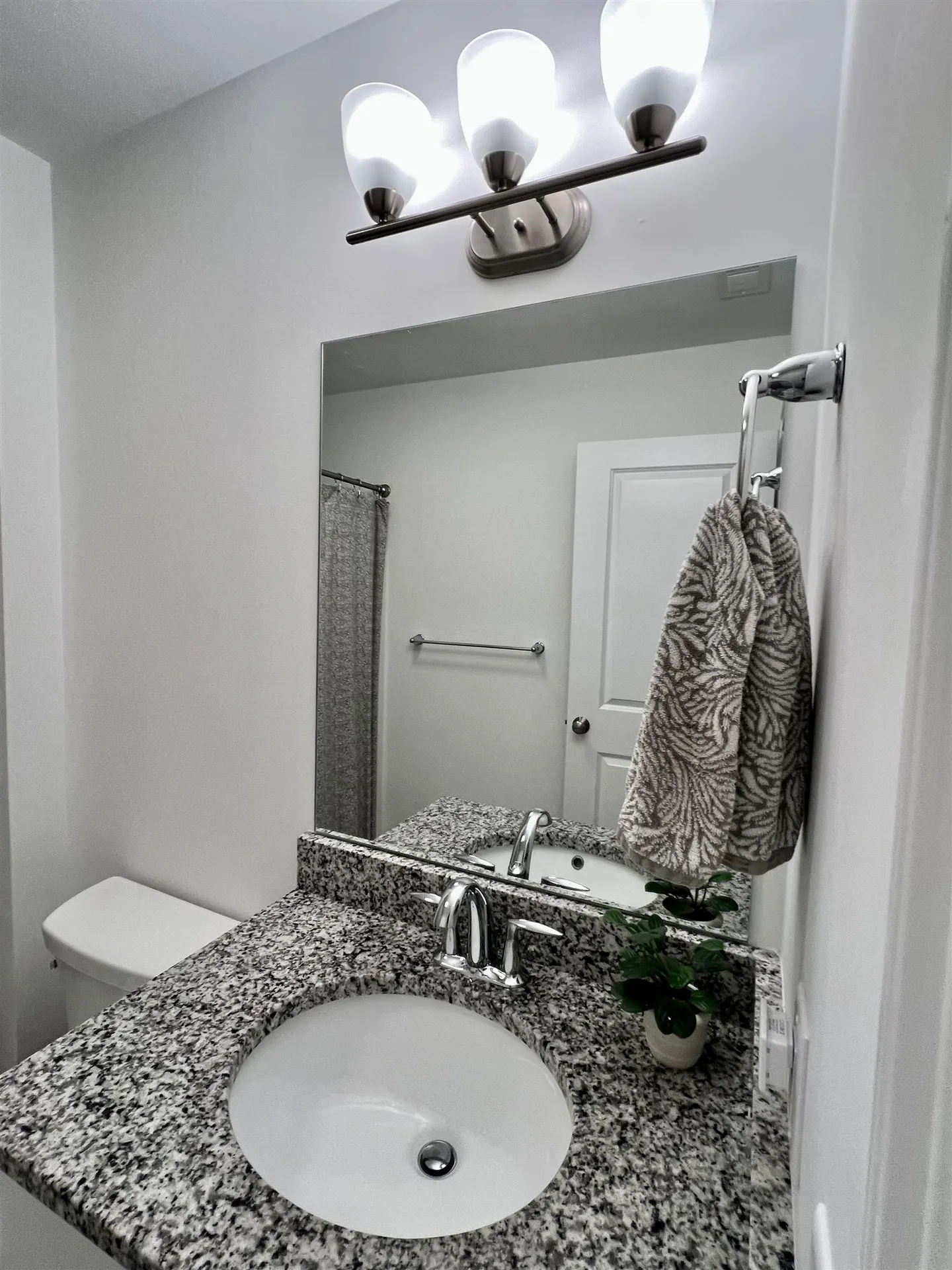 18 Dumaine Avenue Nashua NH 03063