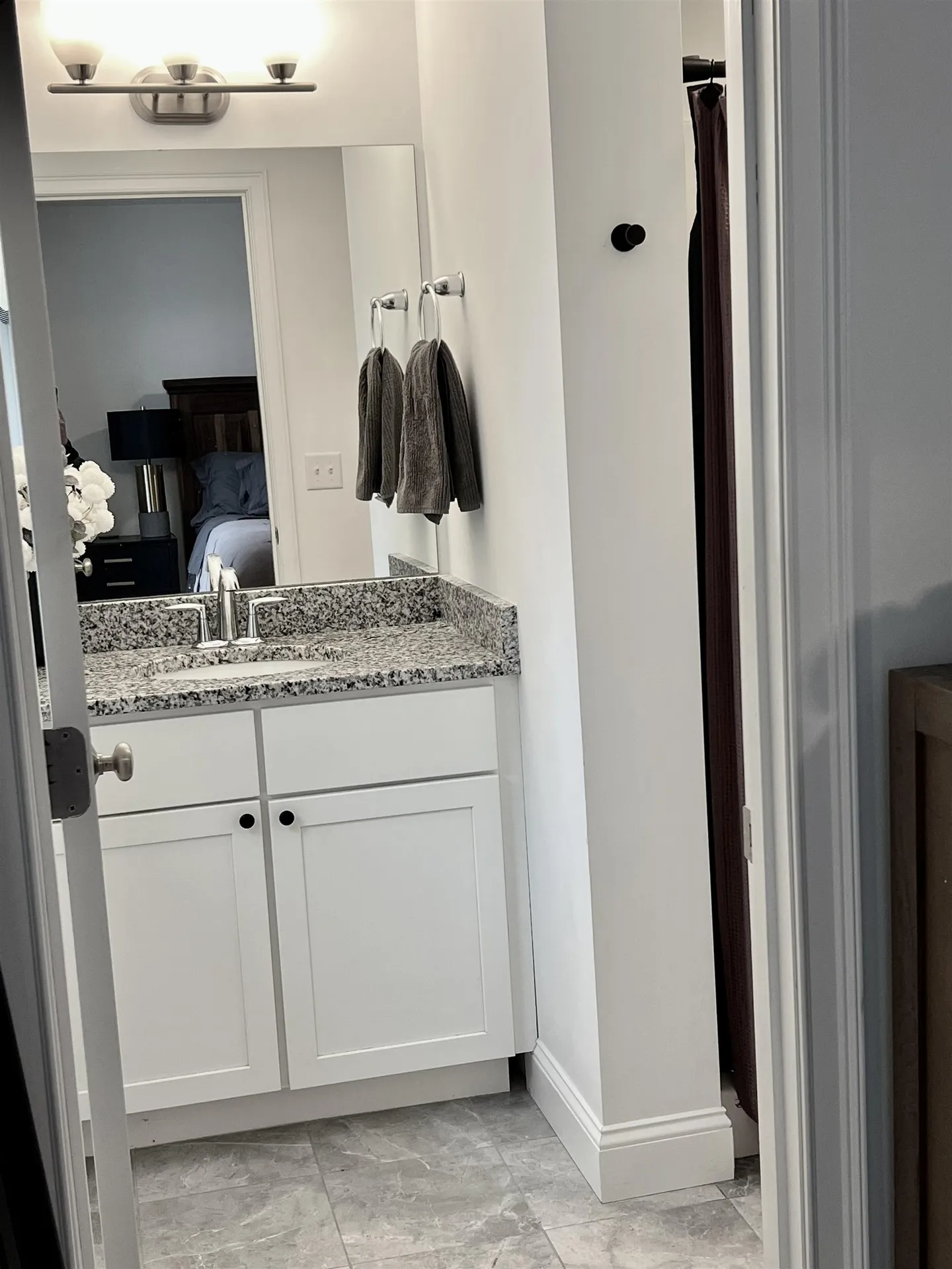 18 Dumaine Avenue Nashua NH 03063