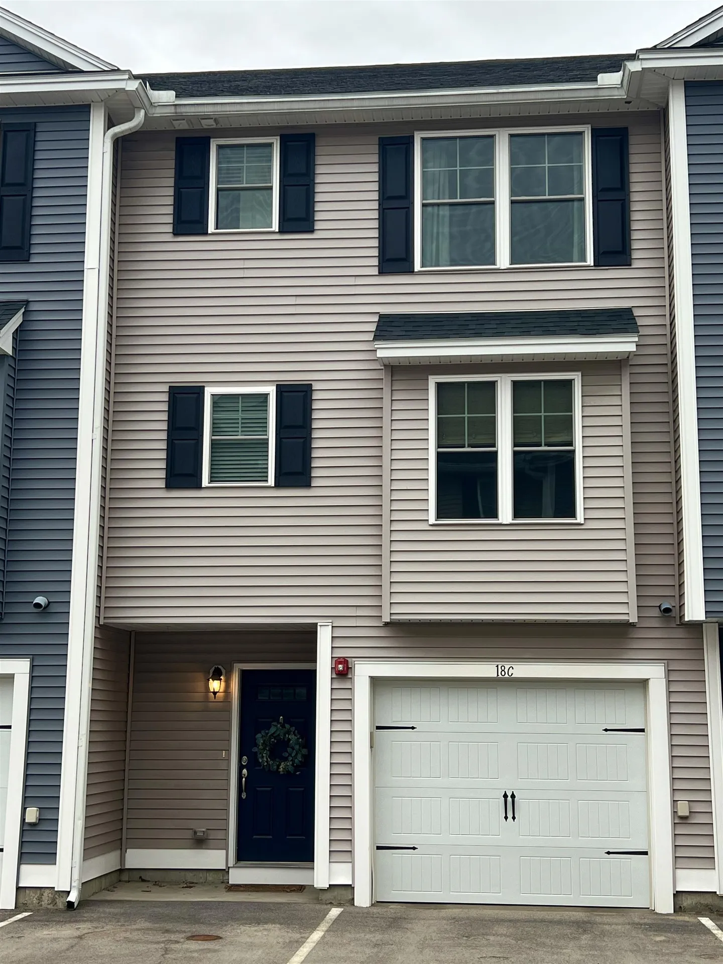 18 Dumaine Avenue Nashua NH 03063