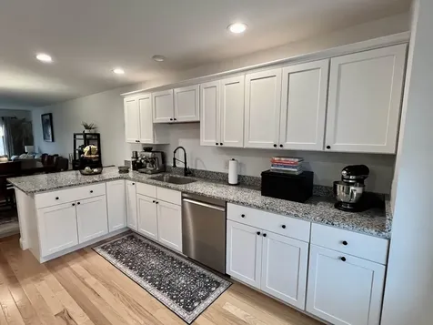 18 Dumaine Avenue Nashua NH 03063