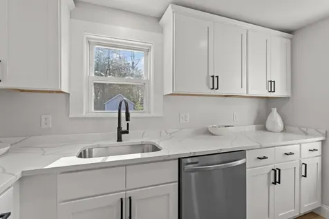 176 Airport Road Concord NH 03301