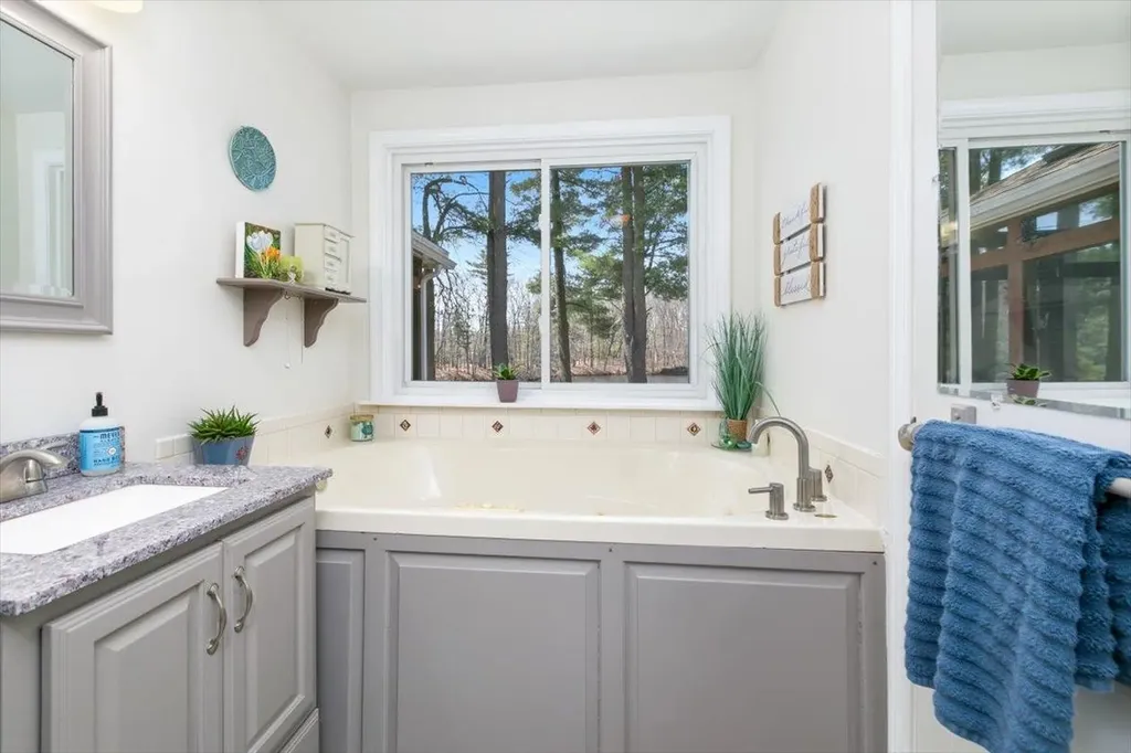 24 Taylor River Estates Hampton NH 03842