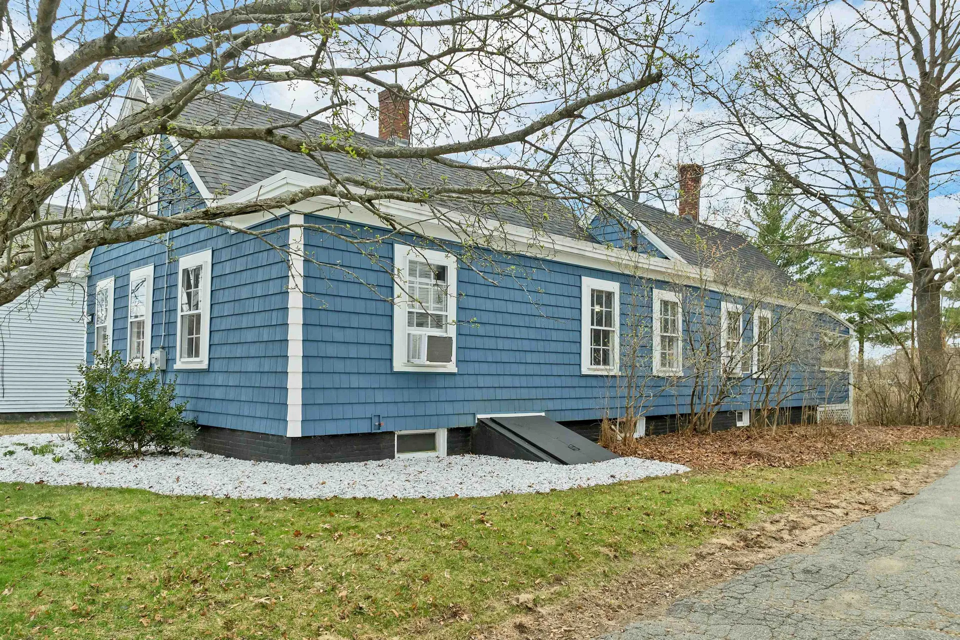 36 1/2 S Spring Street Concord NH 03301